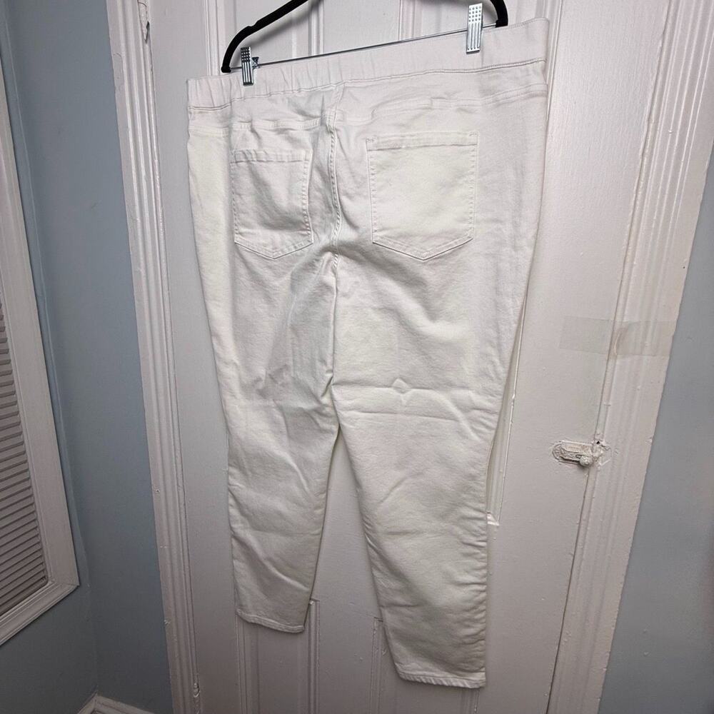 Isaac Mizrahi Live! White Slim Leg Jeans Womens 20W Braided Hem Detail NWOT - Picture 5 of 7